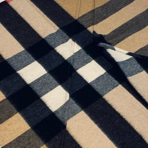 Burberry Half Mega Cashmere Bandana Scarf - Picture 2 of 8